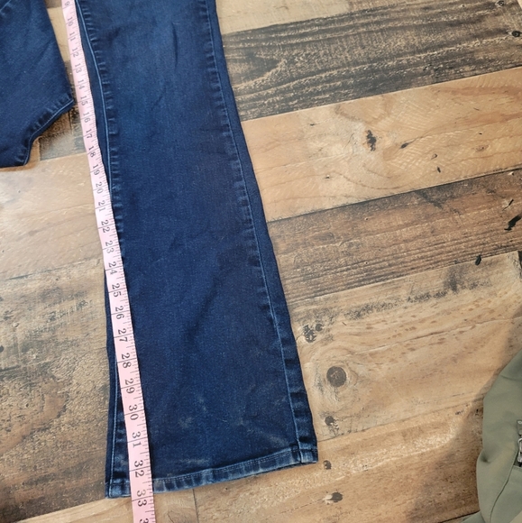 28 Paige Jeans Manhattan Style Slim Bootcut - Picture 6 of 7
